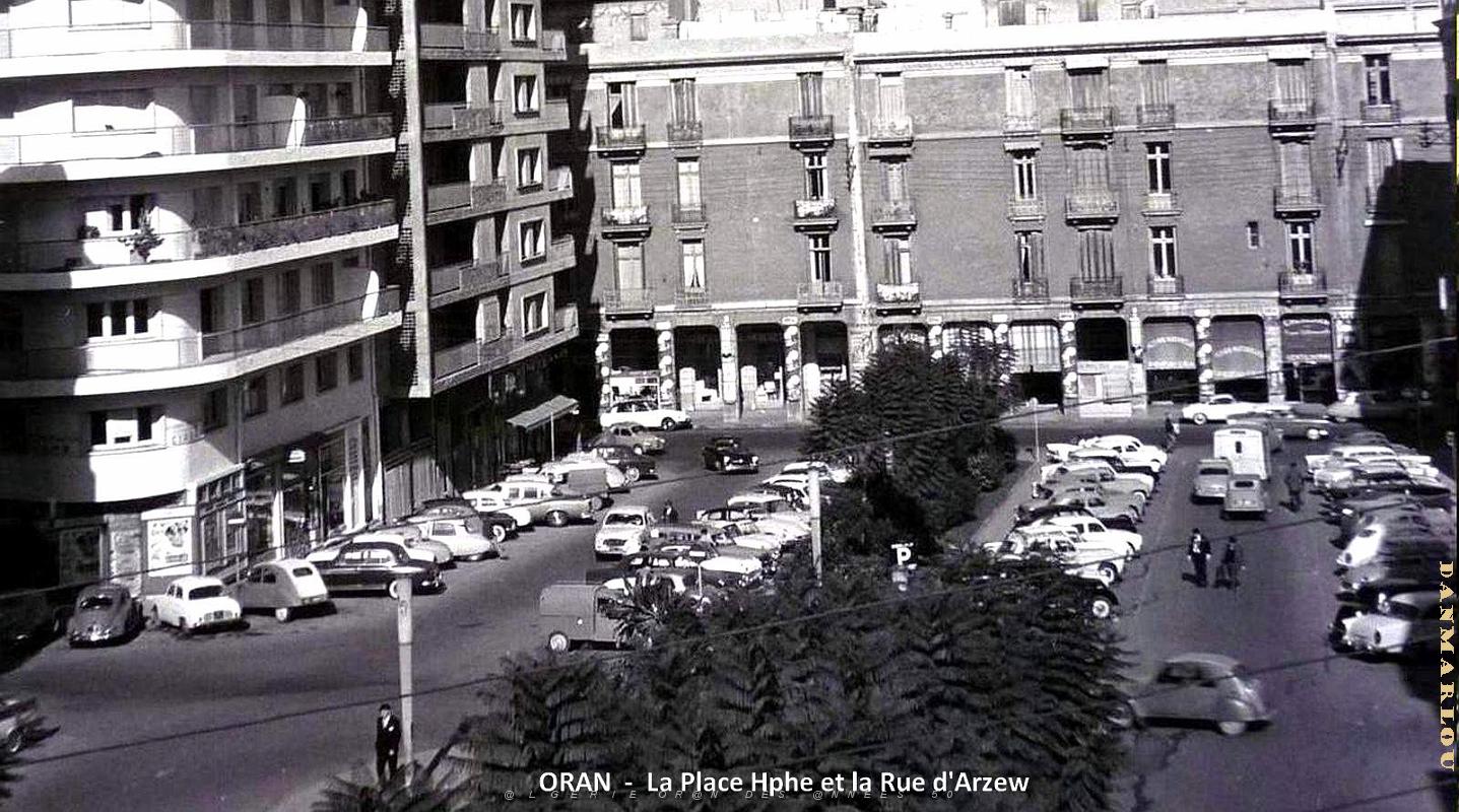 Oran - Place Hoche et Rue d'Arzew2 - 1958.JPG